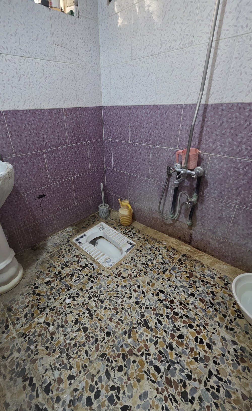 بيت الايجار طابق ثاني مدخلة وحد معزول عزل تام مساحة 85م بالكونة وسطح لك مطبخ غرفة استقبال مدخلين بغداد الشعب قرب سوق شلال فرع مضمد وصفي للعوائل صغيره والموظفين سعر 350 الف
***********