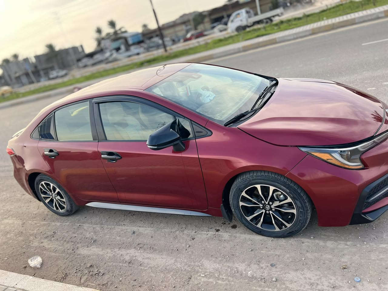 السلام عليكم للبيع كورلا وارد امريكي موديل 22 رقم اربيل بااسمي ضررها بموضح بالمنشور ماشيه 72 الف سعرها 140 
رقم الاتصال ***********
