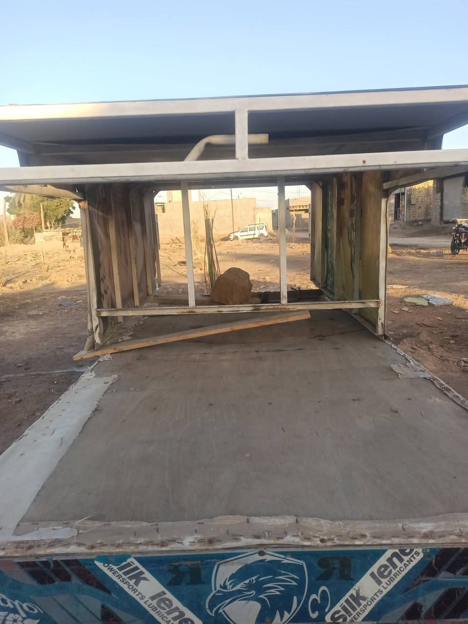 امحجرات للبيع 
سعر واحد 85 
مكاني غماس
***********
