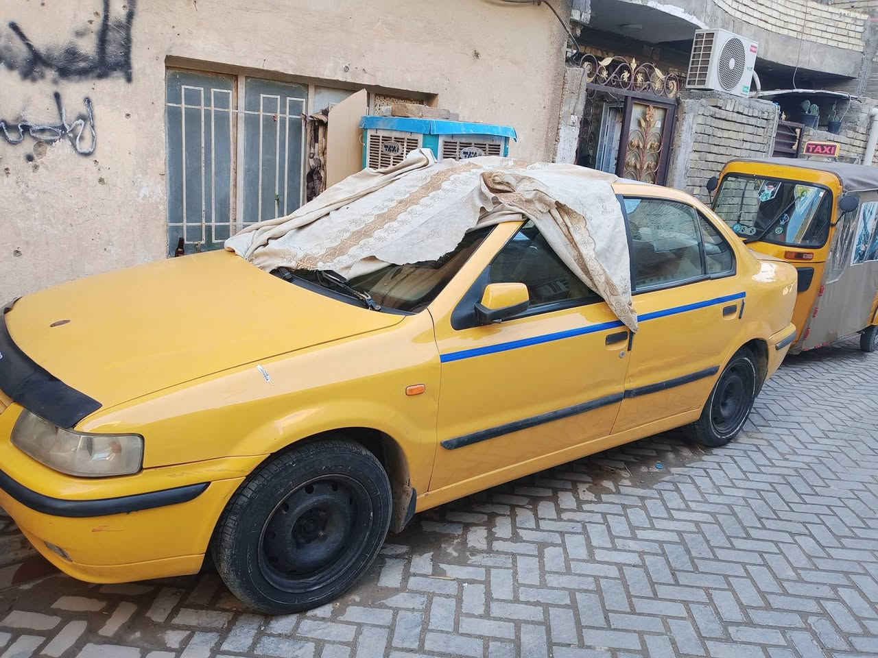 السلام عليكم سمند موديل 11 رقم بغداد دولي بصفره هيه وغرامات كير مكينه فرنسي تبريد  شغال تفهه شغاله زنون عالي وناصي شغلات شاشه ستمم سماعات كرهباييات شغاله مكان بغداد مدنيه الصدر رقم ***********
