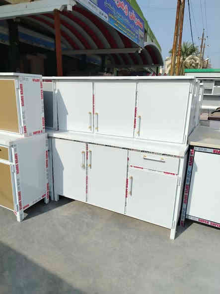 سلام عليكم وصول وجبه جديده في مزاد لأخوين العنوان المفرق الطرق والجسور مقابيل العزات بن تجه رايح عليه المفرق السعر اب 325 وبي مجال الاستفسار *********** كونترات جديد مترين والسنك مترا و30 يتوفر الالوان
