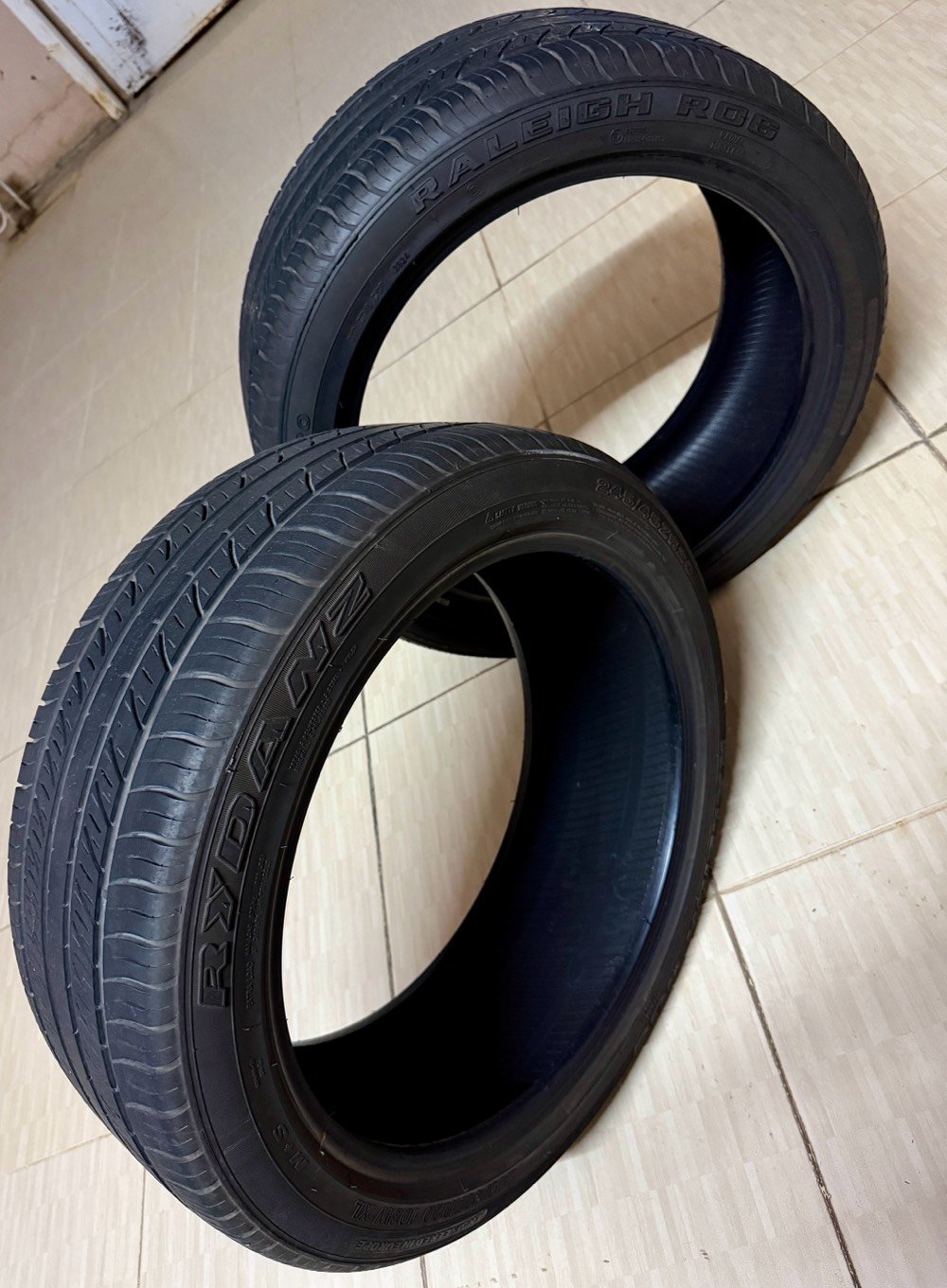 للبيع زوج تايرات جديده صيني اصلي نوعيه مشهوره RYDANZ

نظافتهم 90%
القياس 20*45 /245 كما موضح بل صور 
الي شراي خل يتفضل على خاص او يتصل ع رقم ***********
السعر 85 الف بيها مجال ان شاءلله 
عنوان كركوك
