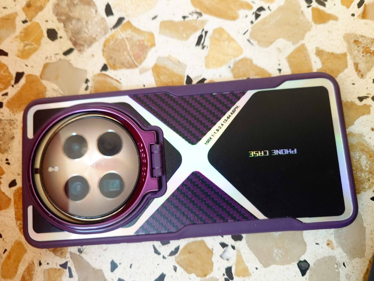سلام عليكم      realme 12 Pro+ 5G

مواصفاته 

ذاكره 512  كيكا  + الرام 12 كيكا

البطاريه  5000 مللي امبير 

الشاشه  سوبر اموليد  120 هرتز

المعالج.   Snapdragon  7s Gen 2

الكاميرا  بيه 3 كاميرات من سوني50 ميجابكسل (Sony IMX890)

• 64 ميجابكسل (Omnivision OV64B)

• 8 ميجابكسل (Sony IMX355 
وبيه تقريب لحد 120 اكس وتقريب بصري لحد 3 اكس 

جهاز مواصفاته حلوه  بس بيه بعض الملاحضات بيه كسور بل شاشه مثل موضح بل صوره وضهر مبدل و بيه زر  تشغيل ومستوى صوت ما يشتغلن غير هذا مابيه خلل 
مكاني بغداد مدينه الصدر بغداد, العراق


**إذا كنت صاحب هذا الإعلان وتريد حذفه لأي سبب، رجاءا أرسل رسالة إلى الدعم الفني**