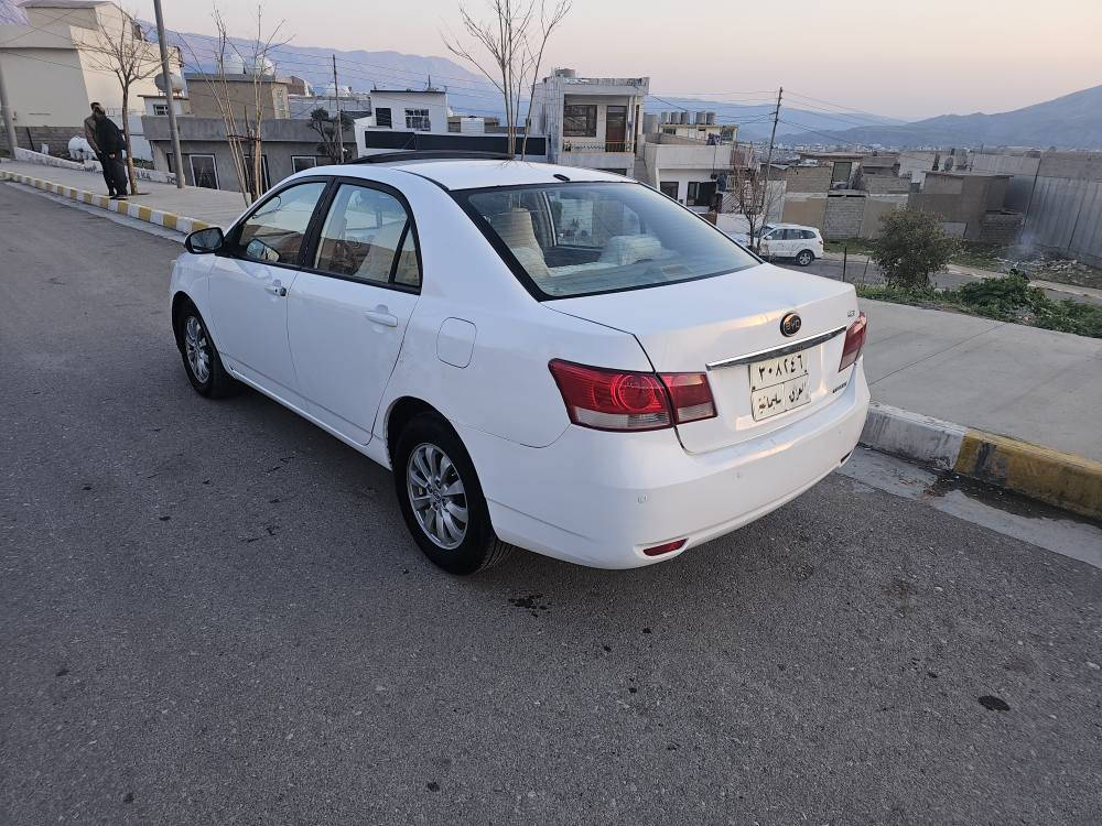 بیوایدی مودیل 2014  بی بۆیاخ ڕەقەم سلیمانی بەشەرتی تەحویلو غرامەو بەناوکردن بەشەرت  گیرو مەکینەوکارەبای بەشەرت 4 تایەی تازەی لەژیرایە هەموکیانی بەشەرت سعری 50 گڵا ژم ***********     *********** شوین دەربەنیخان دار بنديهكان, السليمانية
