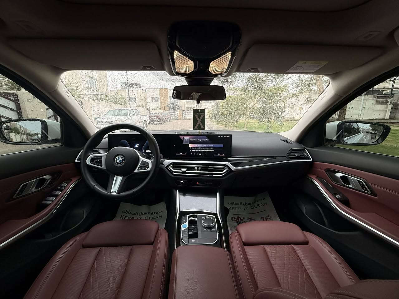 بي إم دبليو 3i 35L 2024
السلام عليكم السيارة معروضه للبيع
كهربائي بالكامل رقم دهوك
ماشي 18 الف كيلو متر
مواصفات السيارة :
حجم البطارية  70 كيلو واط
قوة الماطور 210  كيلو واط (286 حصان)
تسارع السيارة 6.2 ثانية
تمشي بالشحنه الوحدة 520 كيلو حسب الضروف
فتحة سقف بنوراما
ابل كاربلاي
بيها منفذين للشحن السريع DC وللشحن البطيء المنزلي
باقي مواصفات البي ام المعتادة من تحكمات الستيرين وتطبيقات الشاشة الخ..
السيارة مغلفة PPF بالكامل ومضللة مع وجود كرت تضليل من الاقليم
مابيها اي صبغ ولا حادث السيارة وارد صيني
حاليا مكان السيارة في كربلاء
*********** لمعرفة السعر يرجى الاتصال وشكرا
