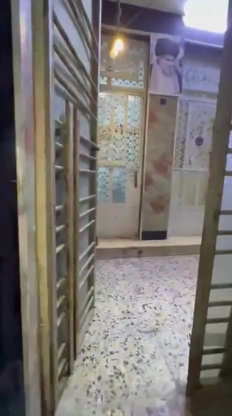 سلام عليكم دار للبيع
المساحه 120متر  طابقين 
طابق لاول استقبال وغرفه نوم
  وباقي الخدمات
الطابق الثاني غرفتين نوم وخدمات 

موقع ضياء الحلفي 
للاستفسار الاتصال
***********
