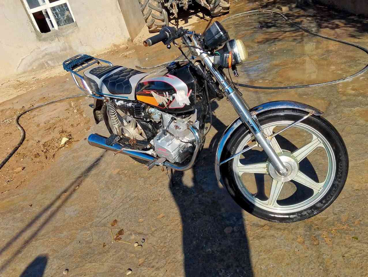 السلام عليكم
ماطور سافين
موديل 20 
مكينا كبس بشرط
السعر 300 وبي مجال 
الرقم  ***********
