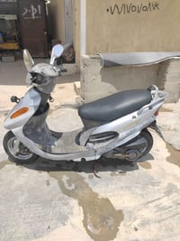 للبيع دراجه كامكو السعر 300وبيه مجال 07712111886