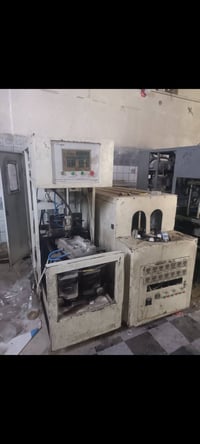 للبيع نافخات احاديه رباعيه ثنائيه وكمبريسرات وقوالب 07817115642