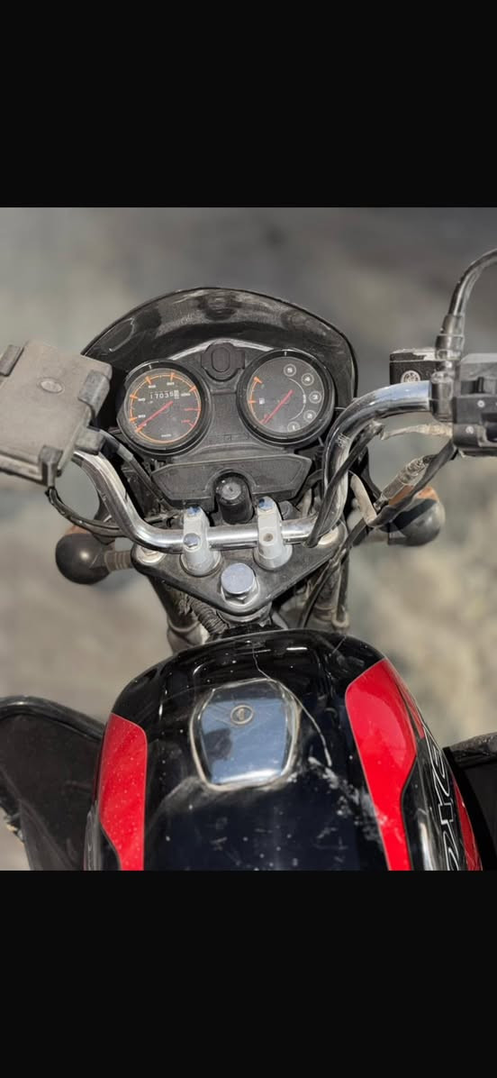 دراجه للبيع بوكسر جبلي  2022 مرقم سنوية باسمي لوحات انكليزي مكينة مبدل الها قبل شهر جديدة . المكينة 2023 دراجه جاهزة مابيها نقص مكفوله كفاله عامة باسمي لايت زنون اصلي.  العنوان بغداد الشعب سبع قصور الاتصال السعر 2مليون 450 بيها مجال حك الجية  ***********
