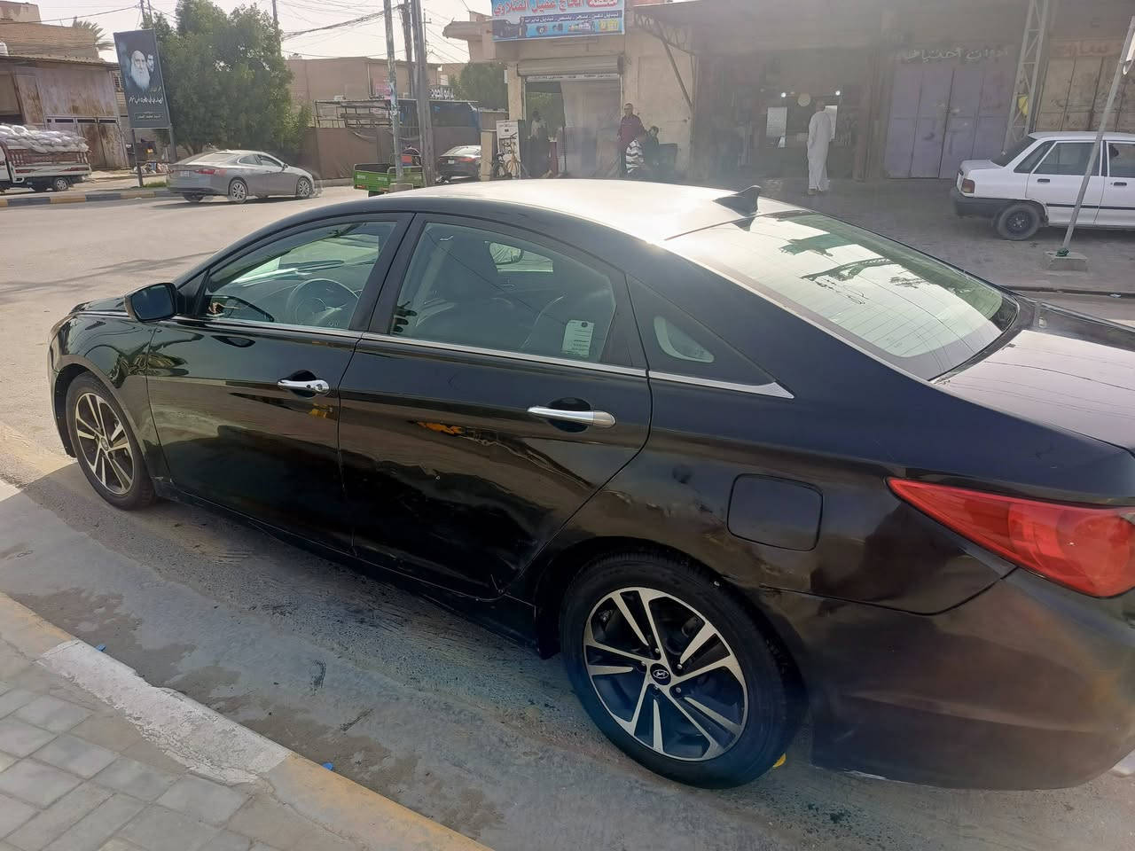 سوناتا 2012 وارد امريكي حادثها الچاملغ الامامي صوب اليمنى السيارة فول ما عدا الفتحه مصبوغة حزام محرك جي دي اي 2400
رايدها ب90 بيها مجال 
الاتصال على الرقم ***********
