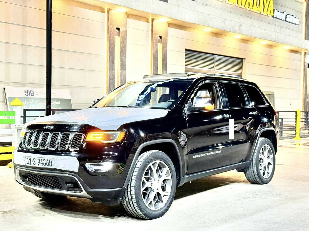 السلام عليكم      247 وبيه مجال
من رخصه الادمن 
جيب 2022 فول واحد على واحد  الويل كب عنكبوت 
أمريكي 🇺🇸 حادثه البنيد وربع الجاملغ رقم الشاصي مرفق بلمنشور السياره مواصفاته فول حتى بانوراما السياره كير والمحرك كفاله حتى من الفتح جديده كولش انضف جيب بموديله السياره ولسياره كير والمحرك والصدر والتبريد 
بيه ضرر مقدمه الشاصي الامامي الايسر شي بسيط 
وكفاله من اللحيم والصبغ يعني بس رصعه بسيطه ولسياره باسمي شخصياً تحويل ثاني يوم رقمه بغداد الجديد وهزه والبراد جديدات والسياره كامله مكمله ولسياره ابيعلك على السونار قطعتين فقط ولسياره مكانه بغداد الامين الثانيه 
والسعر ب247 وبيه مجال بسيط 
*********** مؤمل حسين
