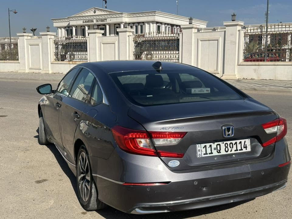 هوندا اكودر هايبرد 2022
هوندا أكوردهايبرد موديل 2022  اعلى فئة 
سعة المحرك : 2.0  فول حلوة مواصفات 
المواصفات :
كير بصمة
مانع انزلاق
شفتات ستيرن 
دخول الذكي 
شاشة 
قيادة الذاتية
تشغيل عن بعد
عداد الكتروني
كرسي كهربائي
أنوار نهارية LED‏
ويل 19 رياضي تاير ميشلن 
رادار مانع التصادم
هاند بريك بصمة 
طخم تايرات جديد
‏Ev‏,Eco, normal, Sport, وضعيات القيادة
‏Apple car play
حساس ضغط الاطارات
‏‎كاميرا خلفية بثلاث وضعيات
أزرار التحكم من المقود رادارات + الهاتف + المسجل + الغيارات رادار عدم التصادم في حاله وجود خطوره لعدم الانتباه تخفيف سرعة السيارة تلقائياً والعديد من المواصفات 

الضرر: مرفق بالصور بالعراق باب خلف السايق بيه طخه بسيطة ترجع بارد و تنزل من السعر 
سعرها ١٥٨ 
بغداد الدورة 
***********
***********
