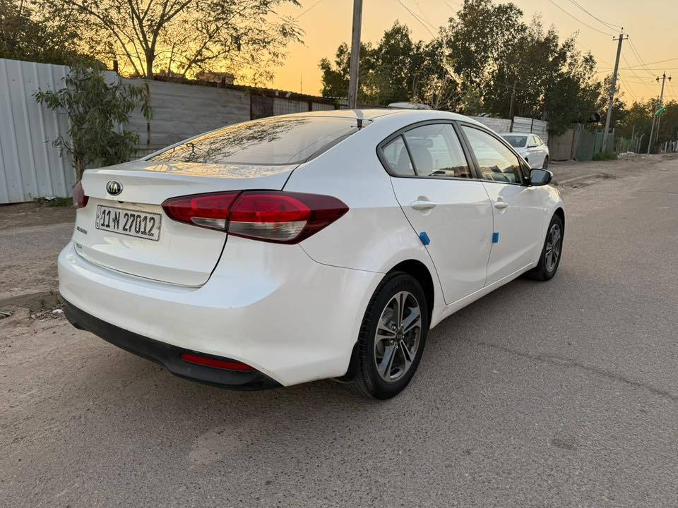 سلام عليكم سيراتو مديل ٢٠١٧ مكفوله بدون صبغ بدون باردمكفوله مابيه أينقص ماشيه ٧٩ سياره جديده رقم جديدهزه سنويه جديده بسمي مكاني بغداد
رقمي ‭0773 639 4616
