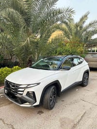 هونداي توكسان خليجي (2025) أبيض. ضمان شركة الاولى موتورز. بعدها داخل ا...