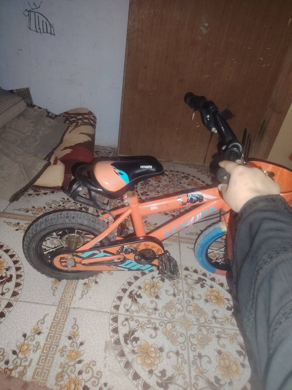 البيع الازرك 16حجمه والبرتقالي 12مابيهن شي البرتقالي نقص تاير بس


**إذا كنت صاحب هذا الإعلان وتريد حذفه لأي سبب، رجاءا أرسل رسالة إلى الدعم الفني**