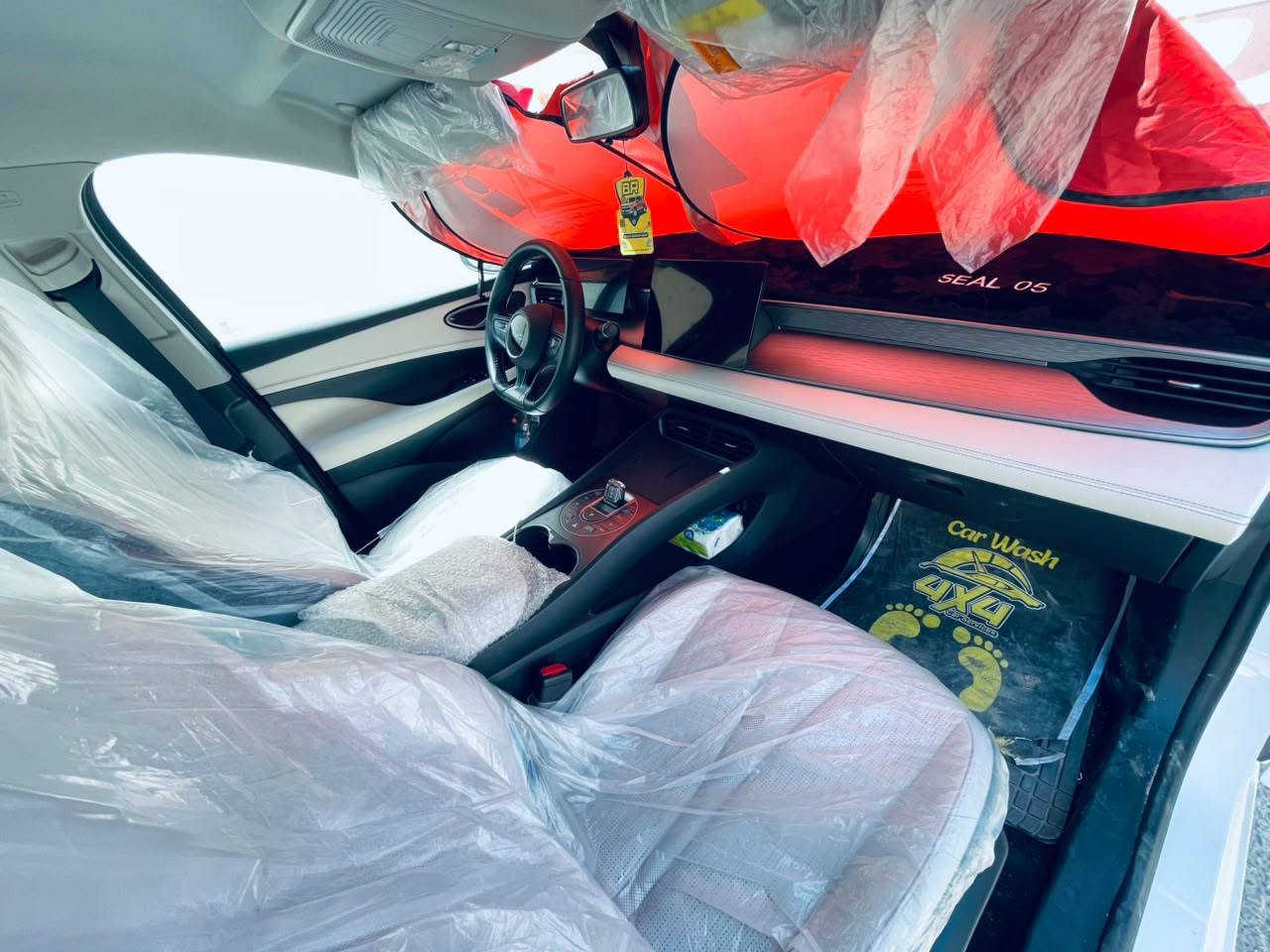 BYD سيل 5 
2025 ممشى 10 ألف كفالة عامة بيها رصعة خفيفة 
السيارة نظيفة كلش مالت جناي
رقم بغداد تحويل مباشر 

مواصفات 
تمشي 220 كيلو 
ثلاث انظمة (بانزين ٫ هايبرد ٫ كهرباء)

شاحنة جديدة اصلية 
سيارة جاهزة من كلشي 
السعر 18 مليون و 750 وبيها مجال 
مكان السيارة بغداد/ الحرية 

السيارة خالية من أي عيب محتاج فلوس وأريد ابيع
للاستفسار 
***********
