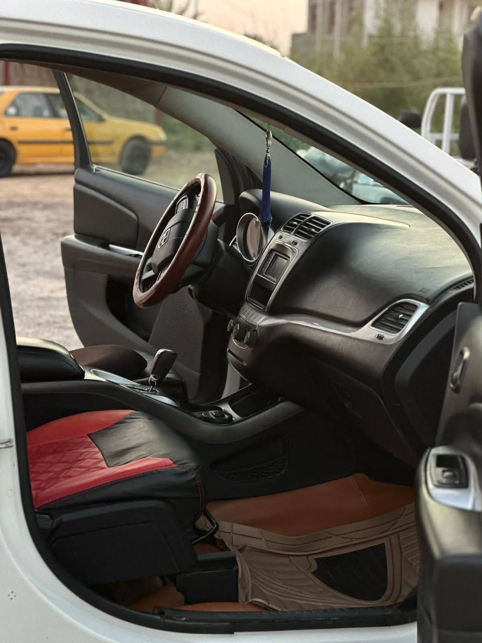 جورني موديل 15 جاهزه مكينه وكير وحداديه وتبريد وكهربائيات كشن السائق كهربائي تحكم استيرن لايت زنون 7 راكب 3قطع تبريد ربع ماتصرف عليه صاحبه بل نصر التفاصيل الأكثر بل سونار مرفق مع الصور اقرا السونار وراسلني بيع  120  أو مراوس  مكان السياره ذي قار قضاء النصر رقم الهاتف ***********
