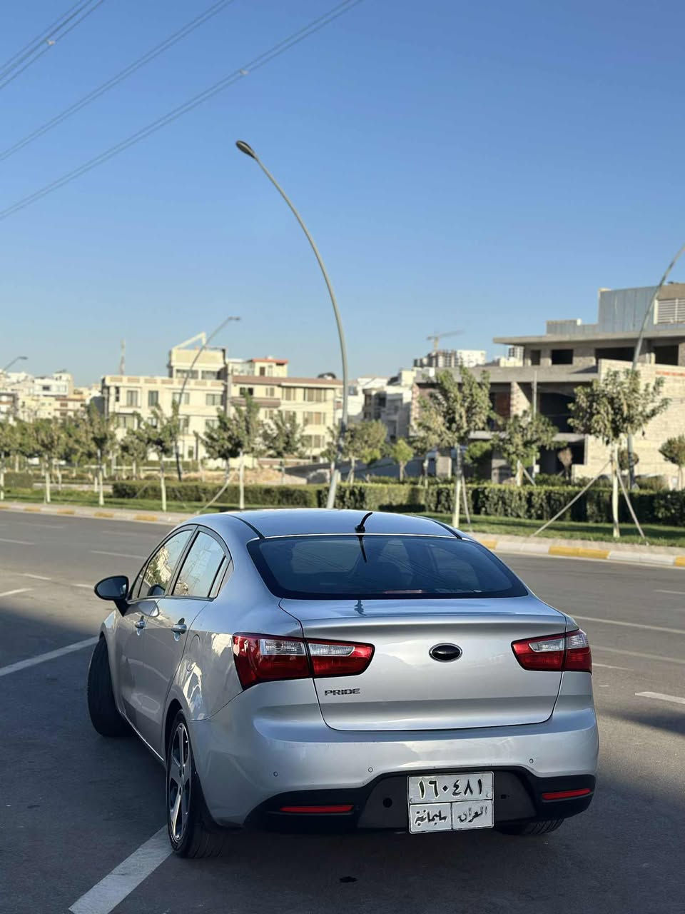 كيا ريو للبيع موديل ٢٠١٤ لون سلفر
وراد خليجي  
مكينه ١٦٠٠بشراط لا مفتوحه ولا ايشي وكير ومكينه بشرط
السياره ماشيه ١٢٥ الف  
تخم تايرات جديده باتري نوزلات فيتم كله جديده ادامه كامله للسياره مسوي جديد
دخل لونه مشمشي بلادي السياره حلوه وجاهزه 
بلنسبه للصبغ السياره مابيها بيها بس شبرين بارد 
مكان السياره سليمانيه 
السعر ٩٧ ورقه وبيها مجال بسيط 
للاستفسار اكثر ***********
