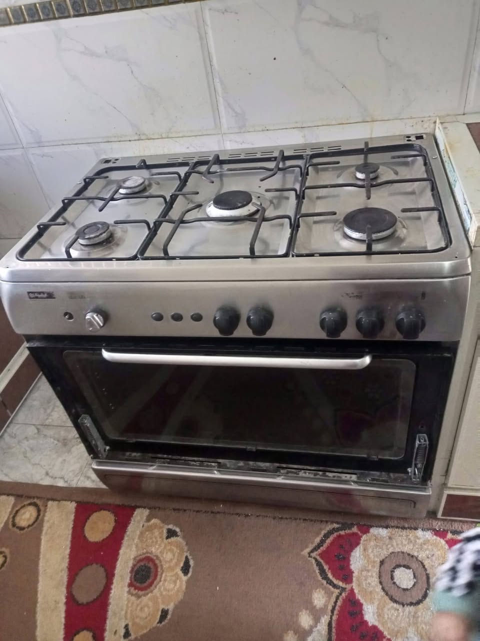 من الخاص للبيع المرجوحه ٥٠ والطباخ ب٧٠ بيهن مجال للشرايه الاستفسار اتصل ع الرقم,***********
