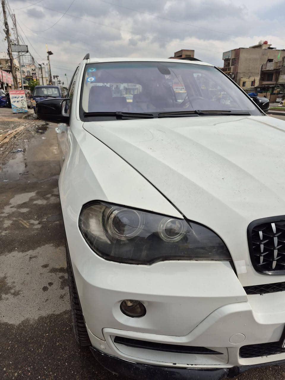 تنزيل السعر منااااسب كلش مستعجل ع البيع 
اكس٥ موديل٢٠٠٧ خليجي ٧ راكب فول مواصفات مكفولة من الضربة والصبغ مكينة ٤٨ رقم بغداد بأسمي سنوية لغاية٣٠ تخم ويل كب ١٩ اصلي وتخم تاير برجستون رن فلات السيارة كفالة عدا الدعامية 
مكلني بغداد 
*********** واتساب مفتوح
