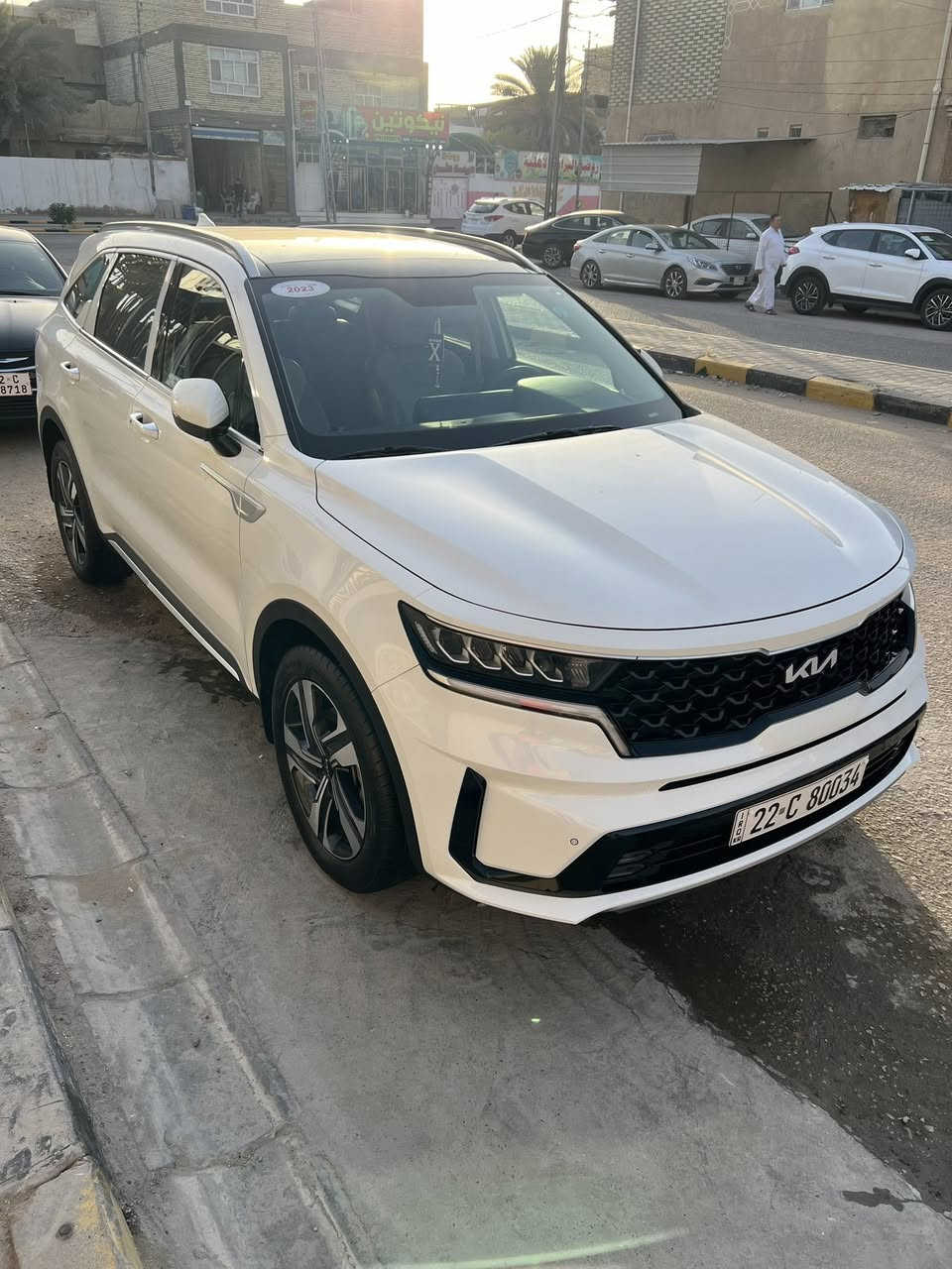 يا الله للبيع سورنتوا خليجي موديل 2023 فول مواصفات بانوراما رقم شمالي اربيل الدولي كفاله عامه السياره جديده زيروا مطلعيها من الشركه بسمنه مداور ثاني يوم ماشيه 31 كامرات رادارات حساسات امامي خلفي وجانبي  السياره جاهزه من كلشي سويچ كير مكينه تبريد تدفئه كله كفاله متصرف عليها ربع دينار 
مكان السياره النجف الاشرف للتواصل خاص 
رقمي *********** واتساب ايضاً 
السعر 338 وبي مجال بسيط .
