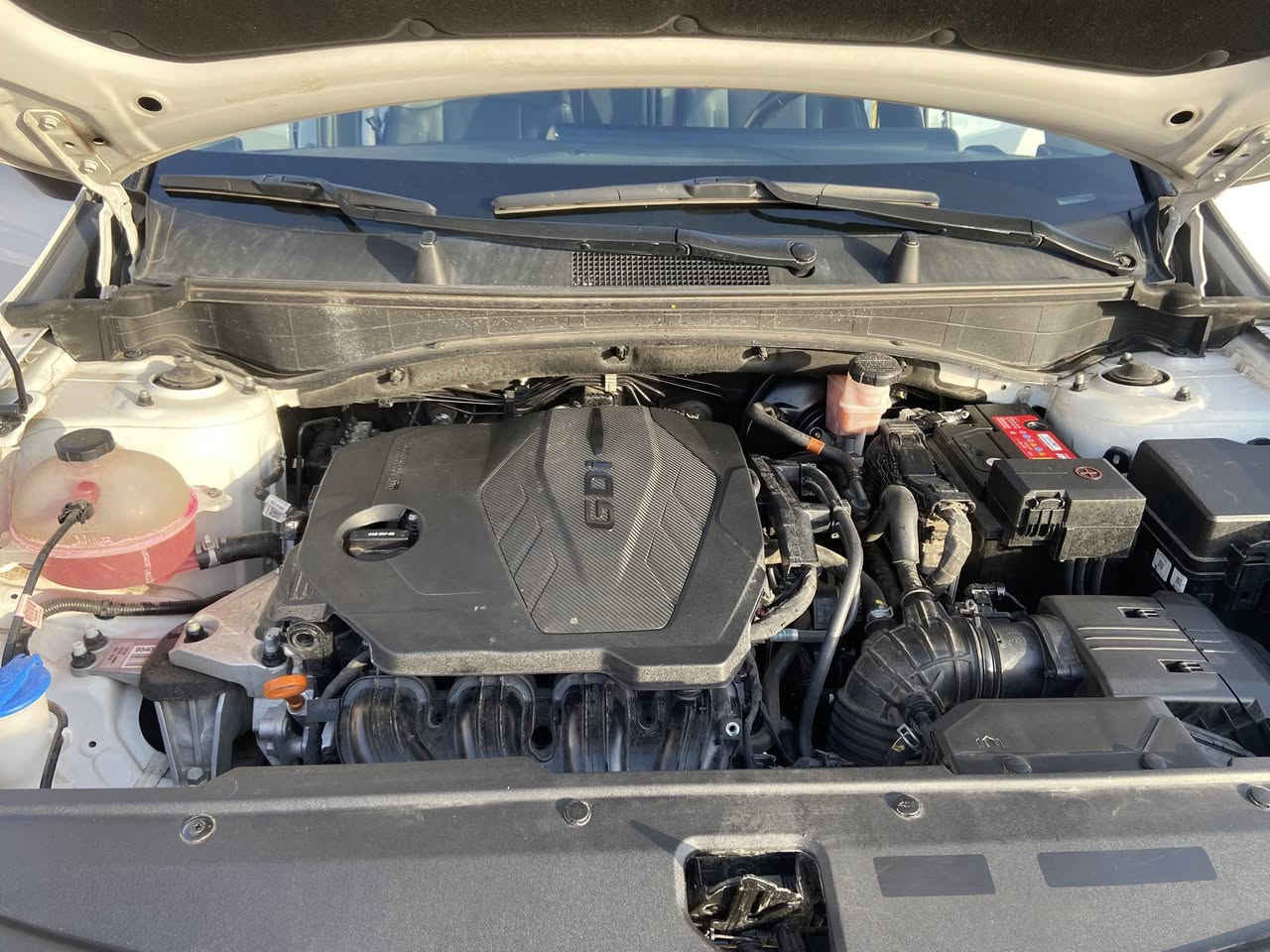 للبيع سيارة سبورتج مديل 2023 فول ما عده الفتحة وارد أمريكي ضربتها بس تعامية و شباك تحويل  ثاني يوم بسمي السيارة   السعر 21 ألف وبيها مجال رقم تواصل ***********
