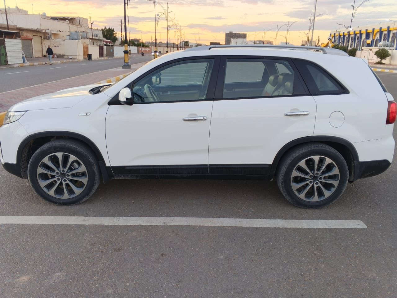 سلام عليكم  سورنتو للبيع موديل 2015 السياره خليجي  كفاله عامه من كلشي مواصفاته نص فول باسمي رقم بغداد تحويل ثاني يوم مكان السياره محافضه الانبار الرمادي 
سعر198ورقه  وبيه مجال تعال وبيك خيز وتدلل 
رقمي ***********
