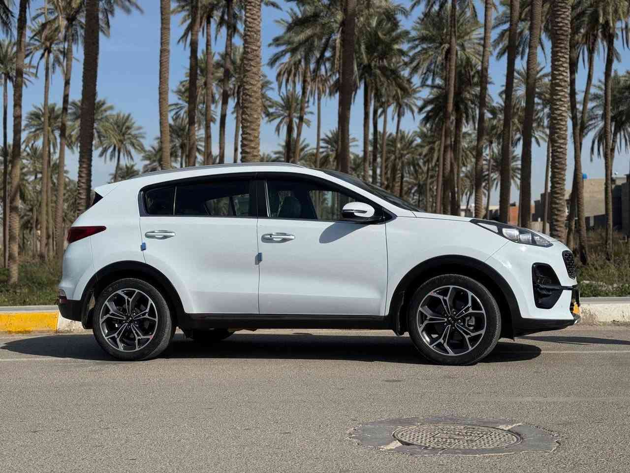 السلام عليكم سبورتج 2019 GT LINE كلين بدون ضرر ماشيه 78 الف كيلو خليجي فول مواصفات رقم بغداد 
سعر 200 
رقم : ***********
