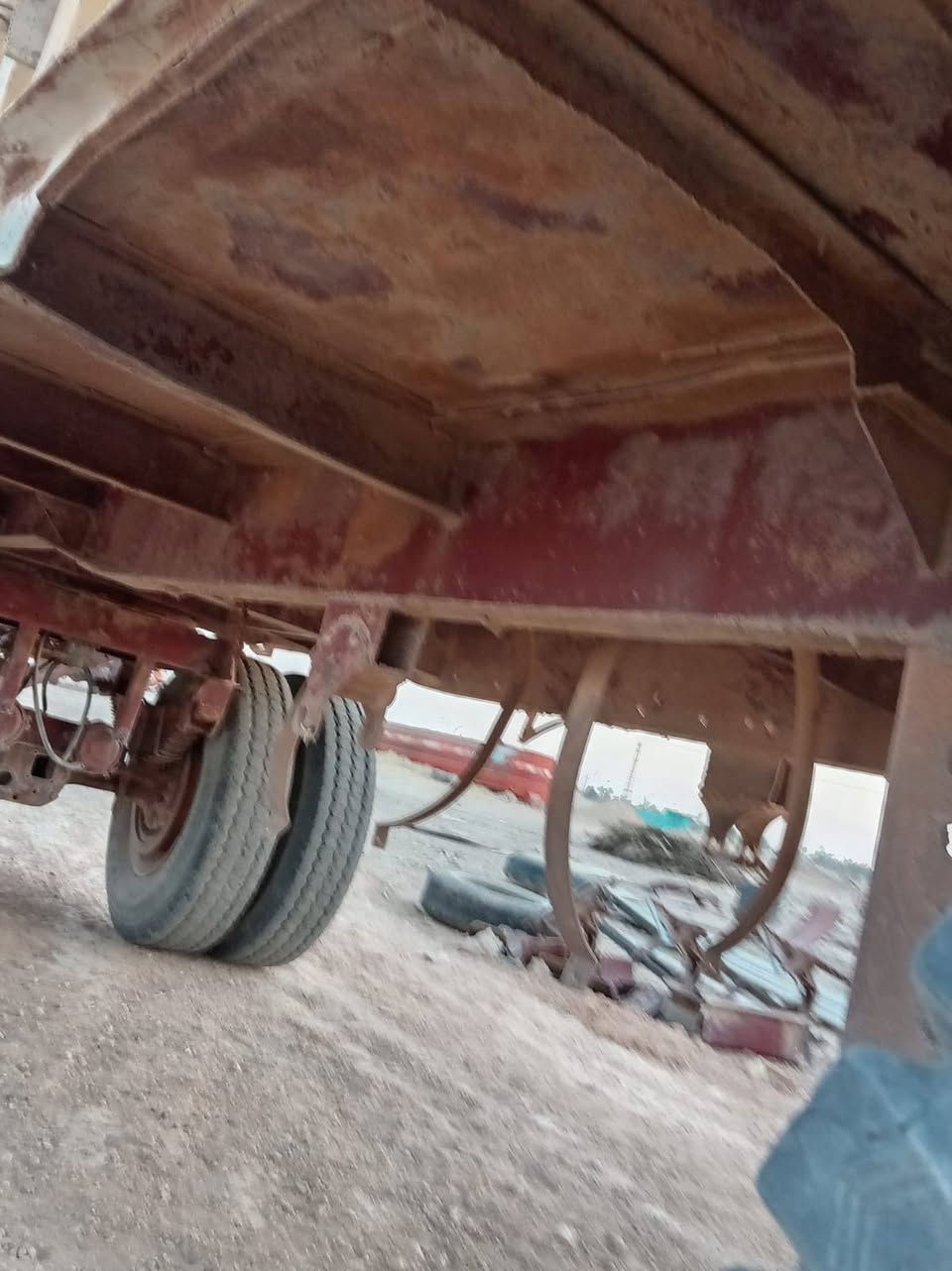 سلام عليكم قاطره لبيع تواير 24/مكان حديثه كاعيه جديده ***********))/***********
