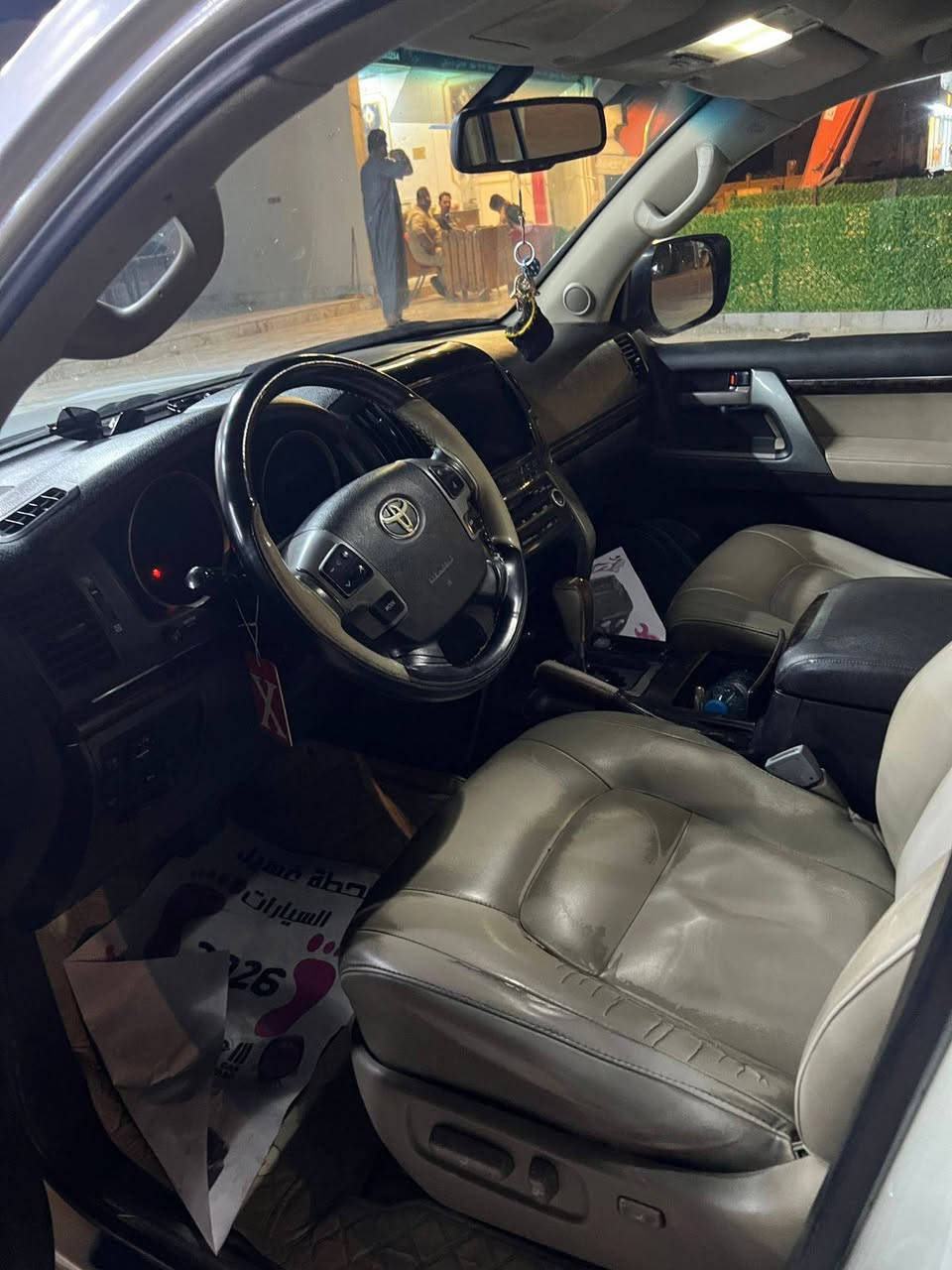 سلام عليكم سياره لاند كروز VXR لون ابيض  2009محدث 2015 ستينيه 
مواصفات الكزس معروف 
اربع بصمات + 7 راكب 
بنوراما في السقف 
شاشه لمس اماميه خلفيه + كاميرا خلفيه 
حساسات امامي خلفي 
تحكم استيرن ذكي و مثبت سرعه 
كشنات تدفئه تبريد + لون بيجي 
تبريد ٣ قطع ثلج + ثلاجه 
محرك  8 سلندر 5700 نضيف.كير اوتوماتيك + دفع رباعي ٨ نمر 
قفل سياره عن بعد + ايرباكات 
و السياره جديده بمعنه الكلمه تجي و تشوفهه .سياره ما تعبانه  تجي تاخذلك بيهه تراي و حسب القناعه و السعر راح يكون ب 275 وبيهه مجال الشراي
رقم الهاتف/ +964 775 093 4208


**إذا كنت صاحب هذا الإعلان وتريد حذفه لأي سبب، رجاءا أرسل رسالة إلى الدعم الفني**