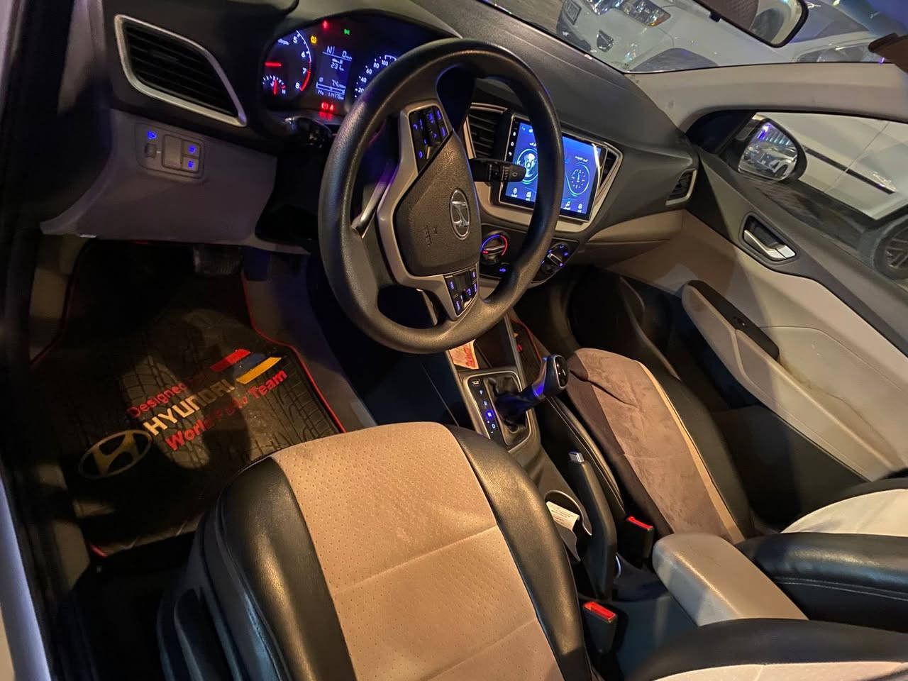 اكسنت موديل 19خليجي بيه صبغ فقط جاملغ امامي صفحت السايق سنويه هزه جديده بسمي كلشي بيه شغال وجديد سعر 119$ ***********
