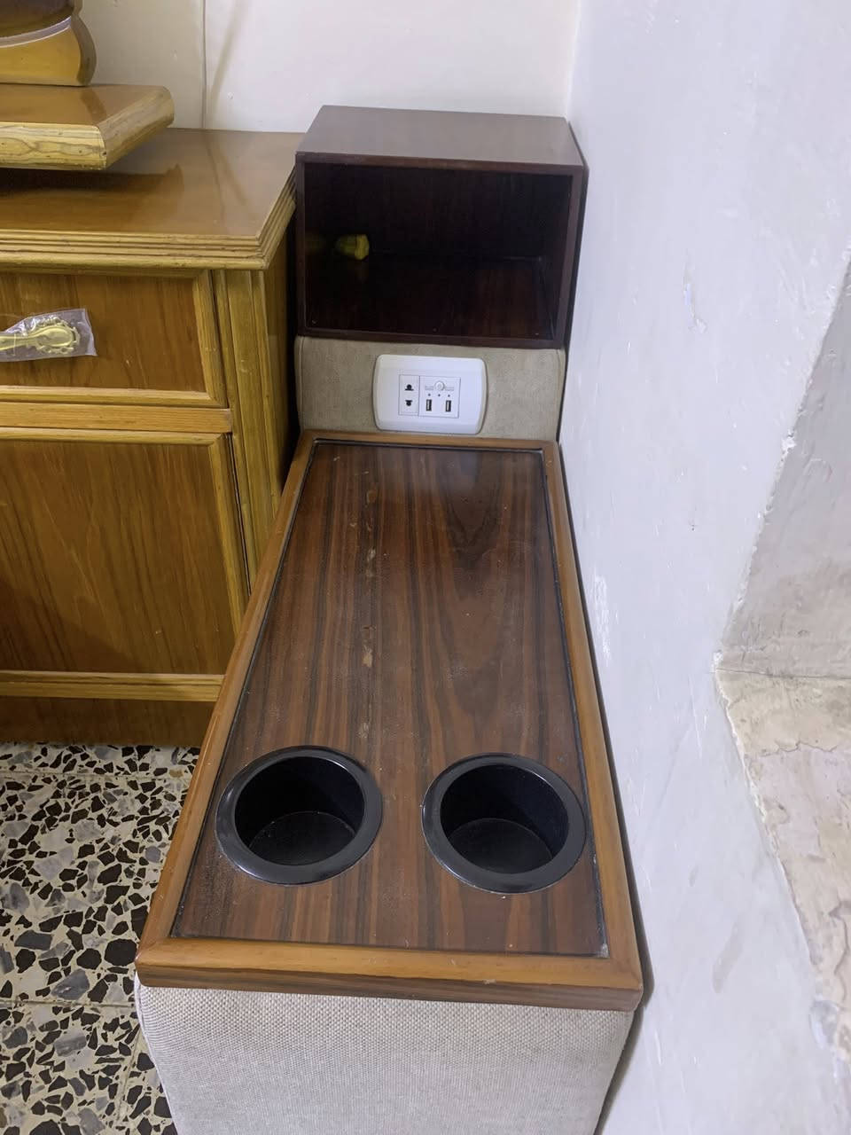 ديوان للبيع العنوان الثعالبة
فقط ضرر بالمقعد سعر 450


**إذا كنت صاحب هذا الإعلان وتريد حذفه لأي سبب، رجاءا أرسل رسالة إلى الدعم الفني**