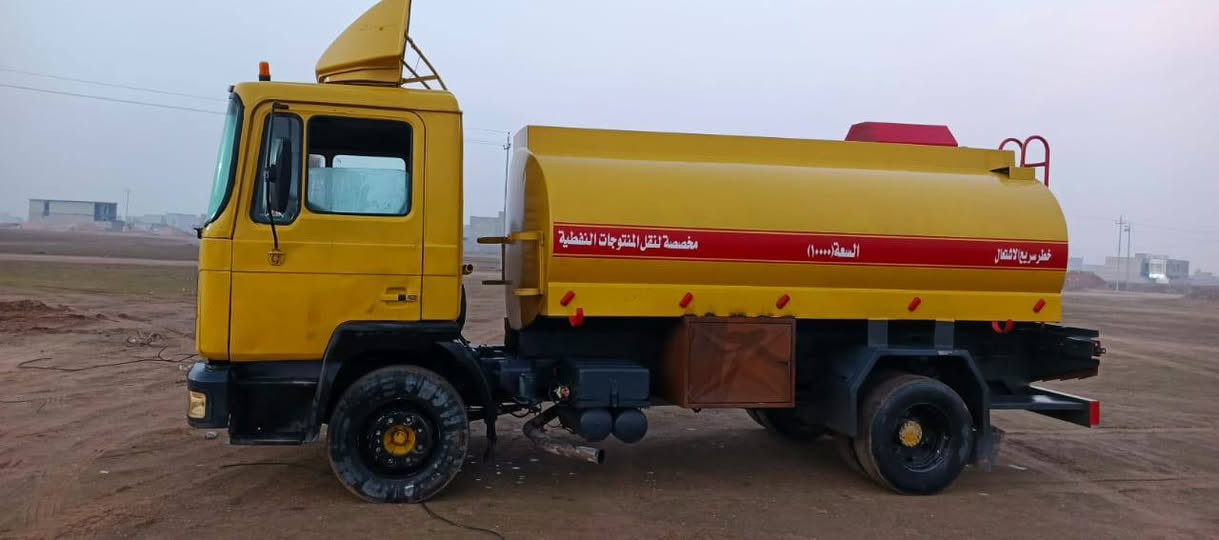 تنكر مان صقر موديل 94 محرك مكفول معمر جديد التنكر. جاهز. للعمل طوناج جديد. بس حط علي وكالة وشتغل.  كامل التنكر جاهز لخر حباية. زوج تواير امامي جديد الخلفية نضيفة. وشوف العين يبري الذمة هاذ التنكر كدامك. كهربائيات كلهة شغالة كلة جديد.  بس الداخل يرادلة ترتيب وبي نقوصات صغيرة. ***********. واتساب فقط.
