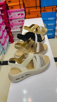 صندل طبي • ماركة أيرمز • مقاسات ٣٧-٤١