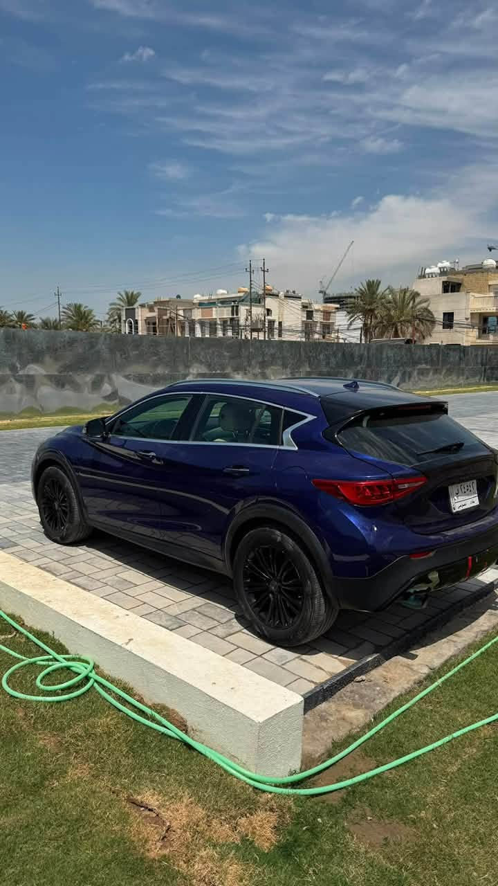 انفنتي qx30  2018

مكينة 2000 توربو 

كير 7نمر DCT

كشنات جلد كهرباء تدفئة 

بانوراما ثابتة

حساسات امامي خلفي 

مري شفط وقلاب ع البك

كامرة خلفية 

سماعات Bose

السيارة فور ويل 

كير مكينة شواصي مكفولات

كلشي بيها مرسيدس الكير والمكينة وكل غراضها مرسيدس

السعر140وبيها مجال 
للاستفسار ***********
