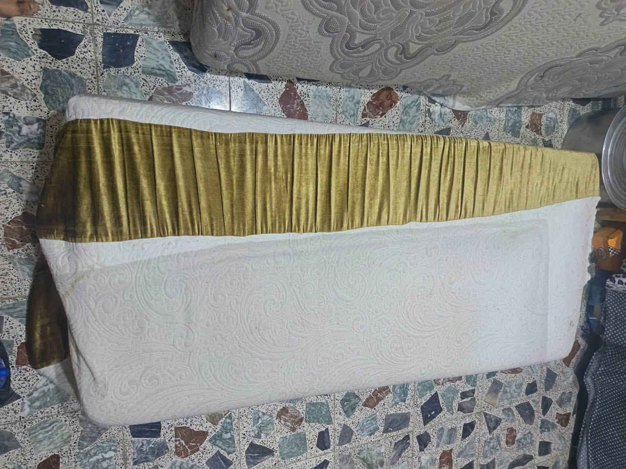 جربايه للبيع بس مفصخه انته شدها لا تكلي شون اشدها
دواشك ضغط عالي الطول 2 متر
العرض 90 وارتفاع  20
مستخدمات دواشك
*********** الشعب شارع الصحه
