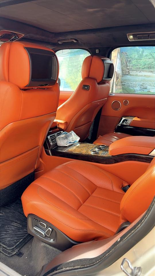 سلام عليكم رانج روفر فوك كاز 8سلندر اوتو بويكراف فول مواصفات 1/1 موديل 2013 لون سلفر قمارة اسود رقم اربيل بأسمي السنوية تحول مباشر السعر 195$ وبيها مجال 
***********
