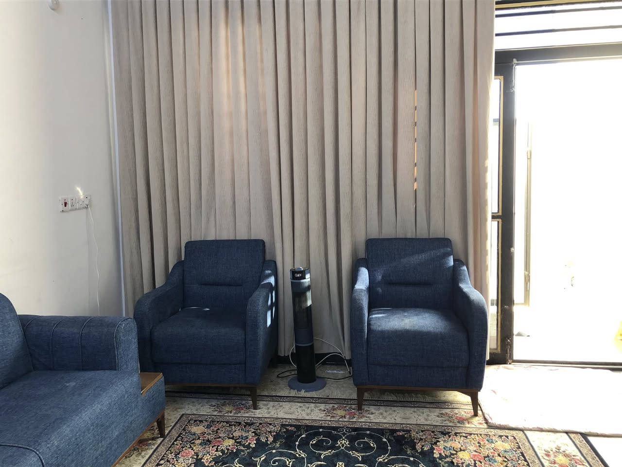 السلام عليكم تخم ٧مقاعد نظيف جدا سبرنك قبل اشهر اخذته سعره ٤٠٠الف مكاني الصابئات جسر الدوار رقم ***********
