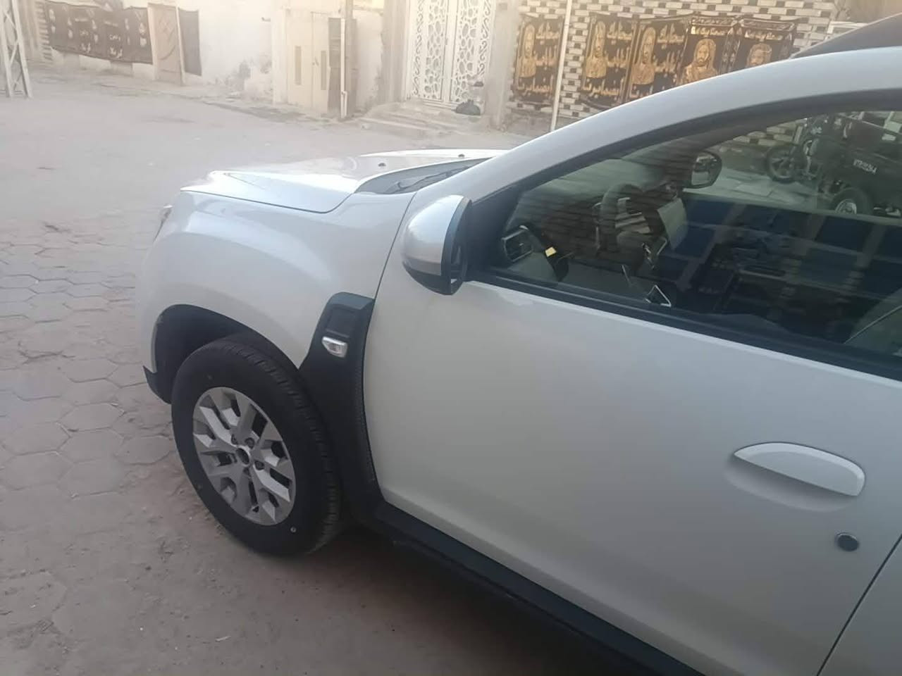 سيارة للبيع رينو داستر 2025 زيرو حره السيارة استفسار اتصال عل رقم سعر 108او بيها مجال *********** واساب
