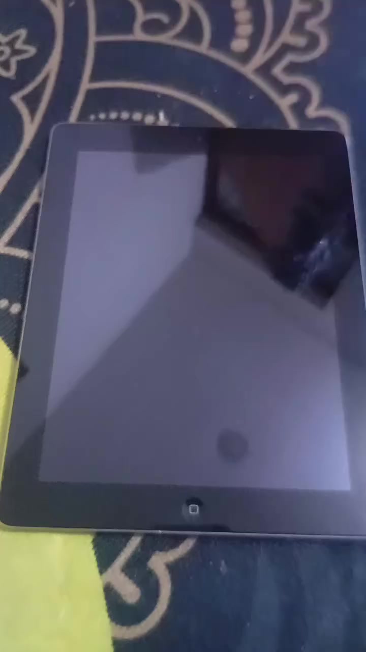 ايباد S19 Pro  ابو حاسبة
المواصفات  ايباد  
الذاكرة مساحه 512 
العشوائية 8.8  قابل للزيادة
كيبورد شحن تابسي
ماوس شحن تابسي
دبل سيم كرت
شاحمنه اصليه
القلم مالته اصلي
البطارية 6000 
_______________________________________________
ايباد ايفون  iPad 6 
المواصفات الجهاز 
الذاكرة  128 
_______________________________________________
السعر مجموع 150 الف   سعر ثابت
ملاحظة ماعندي خدمة توصيل
العنوان بغداد الشعب


**إذا كنت صاحب هذا الإعلان وتريد حذفه لأي سبب، رجاءا أرسل رسالة إلى الدعم الفني**