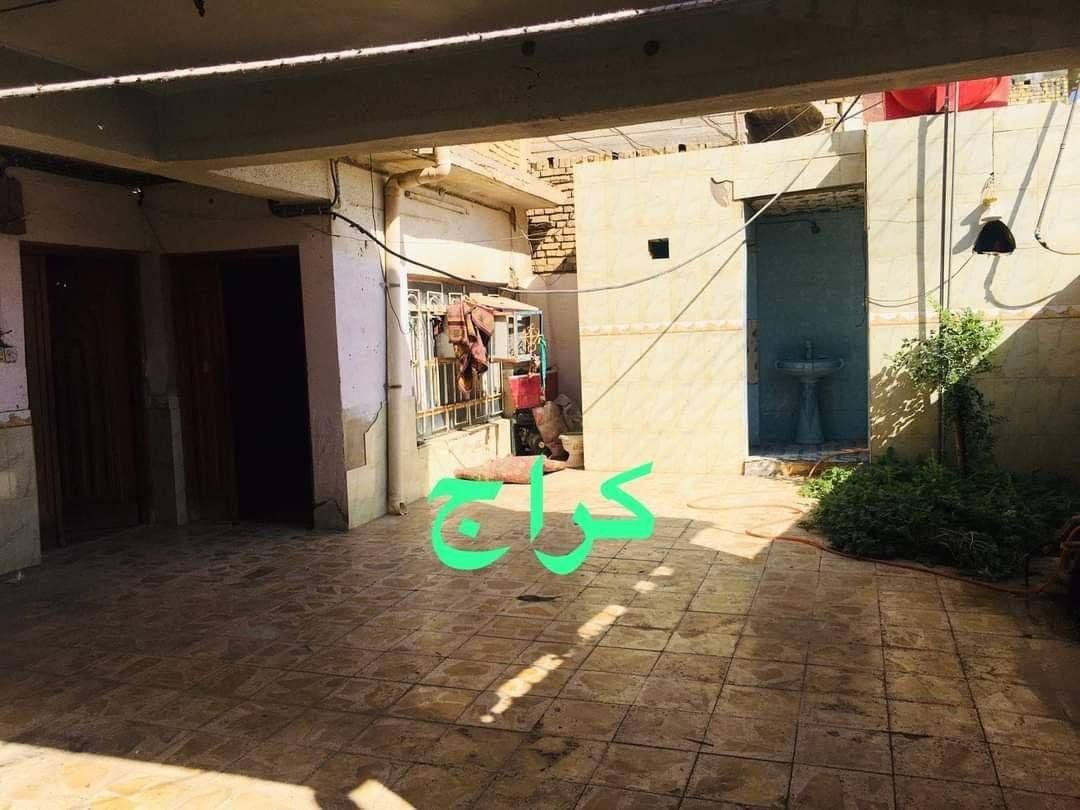 سلام عليكم بيت للبيع طابو صرف مساحه 240 متر طابقين الطابق الأول يحتوي على صحيات غرفتين وصالة واستقبال و مطبخ الطابق الثاني يحتوي على صاله و غرفتين و صحيات المكان حي اريدو الفرع مقابل مجمع راهب ال محمد و المشتل وملعب الخماسي جوه بلفرع  لتواصل عبر الرقم التالي *********** او على الرقم الثاني ***********
