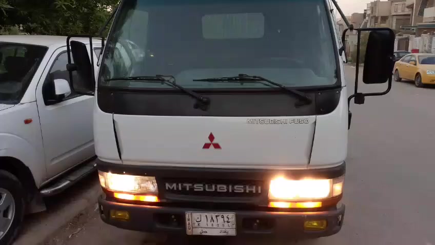 السلام عليكم/رجاء اقره المنشور جيدا
كنتر يسرى بلادي قمبوره 
لا صبغ و لا خياس 
موديل 1992 
رقم بغداد 
سنويه ساقطه 
محرك جديد لا صرف و لا بخار 
ستيرن يسره بلادي 
شاصي محسن 
السيارة محور قلاب 
علما ان السيارة احلى من الصورة 
مكان السياره بغداد 
السعر 140 ورقه 
الرقم ***********
و بالخير على التصير من نصيبه
