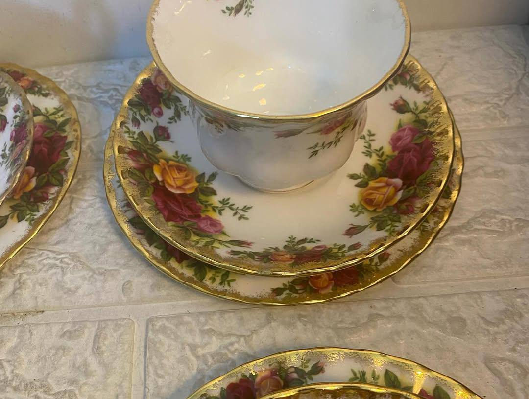 سيت رويال البرت متكون من 20قطع


**إذا كنت صاحب هذا الإعلان وتريد حذفه لأي سبب، رجاءا أرسل رسالة إلى الدعم الفني**