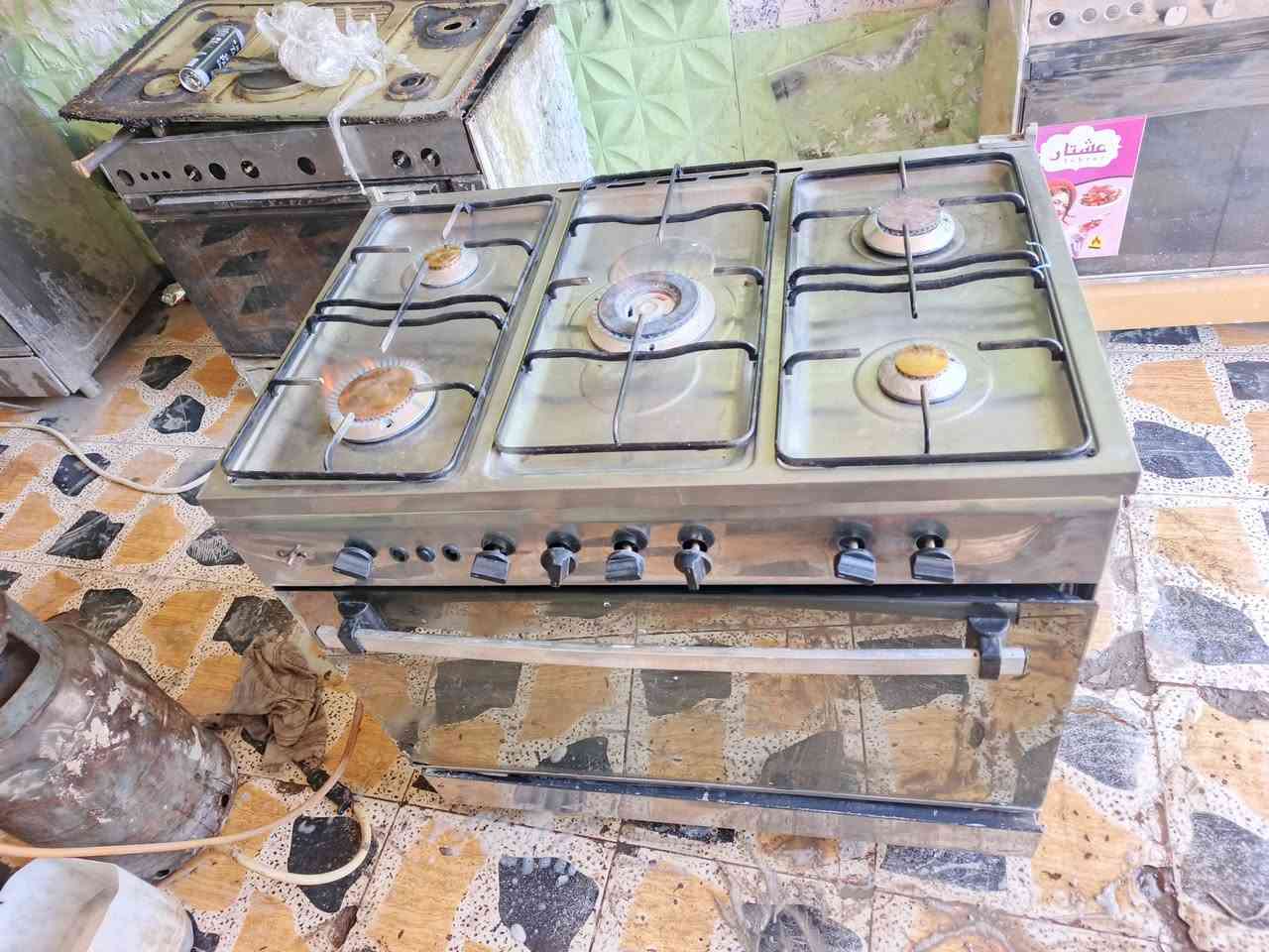 السلام عليكم ورحمة الله وبركاته  فريش مصري مجدد بل كامل شغل ادينه ضمان شهر عل نار
سعر مناسب كلش مكاني ورشة الصادق لتصليح الطباخات حله طهمازيه قرب محطة بانزين الود البابلي ***********
