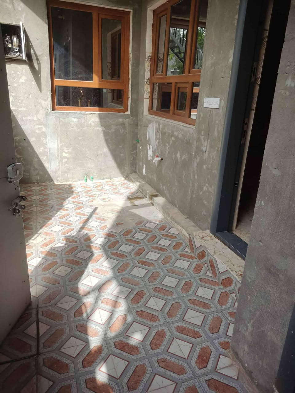 دار للبيع مساحه 120م مربع بناء جديد طابوق 3طابق عنوان ديالى خانقين أمام عباس شارع الاذاعه سعر 85 مليون وبي مجال للاستفسار اتصال ***********
