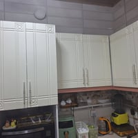 كاونتر خشب للبيع مستخدم قليل السعر مليون 900الف وبيه مجال  استخدام قلي...