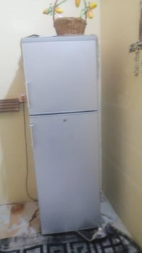 ثلاجة • فريزر • للبيع