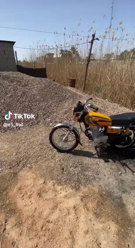 السلام عليكم شباب دراجه البيع محرك شلامجه اوراق اصولي موديل 23السعر 750وبيه مجال  والتواصل هاذا رقمي ***********
