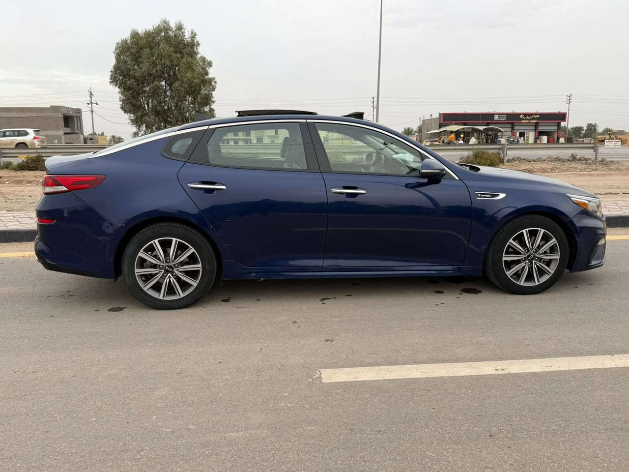 السلام عليكم
. اوبتما ((2019))  EX

فول مواصفات

محرك 2000 توربو  GDI

***المواصفات***

بانوراما 

مراية تعتيم 

بصمه تشغيل وابواب 

لد نهاري امامي خلفي

لد باليدات ليلي نضام ترحيب

كشن كهرباء

كشن نص جلد ونص مخمل

تحكم فول

حساس خلفي

صندوق ذكي يفتح عند الاقتراب 

شاشه كبيره وكامرا  دواره

رادار جانبي 

رادار امامي 

سياقه ذاتيه 

رادار  توقف ذاتي 

تنبية خروج عن المسار

دواسات مال سبورت

دبل اكزوز  صالنصة 

دفيوزر مشيف بلادي اسود

سياره نضيفه كفالة الشواصي واللغود 

حادث السياره ربع البنيد فقط السونار مرفق 

ماشيه 100 الف ميل 

السعر 135 وبيه مجال 

مكاني بابل الحله 

للاستفسار 

***********
***********
